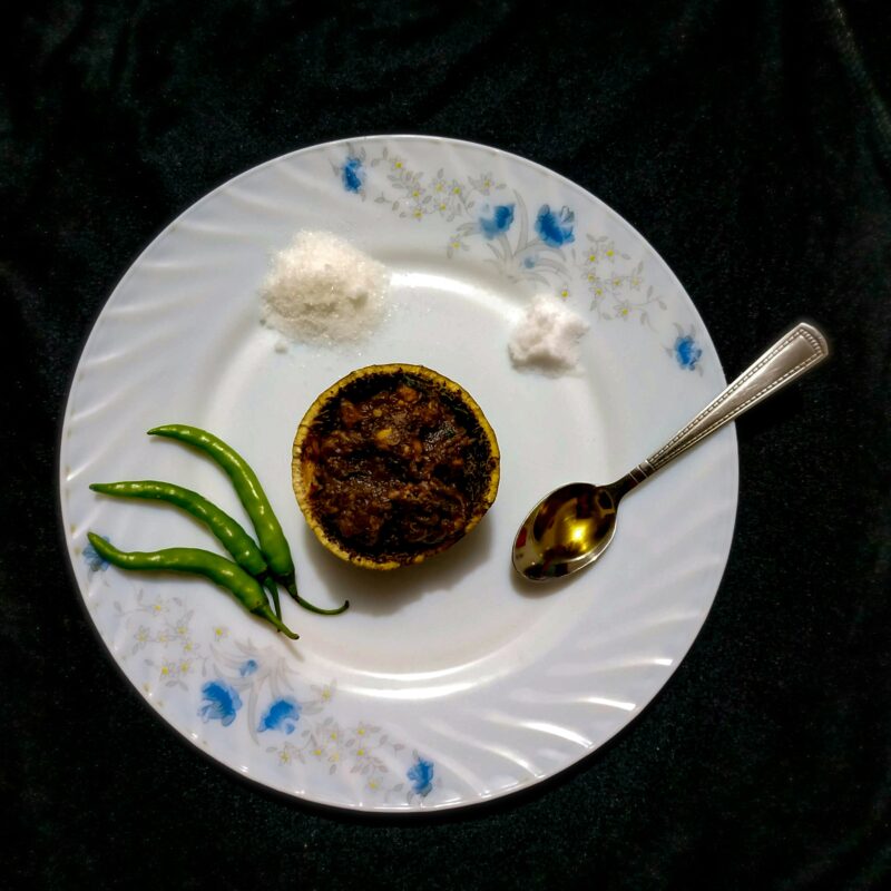 Redressement judiciaire : PETIT GRIS : Plat bistronomique sur assiette blanche